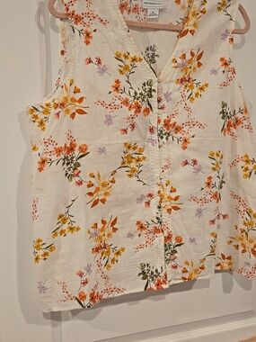 Liz Claiborne White Floral Sleeveless Tank with Orange & Yellow Accents